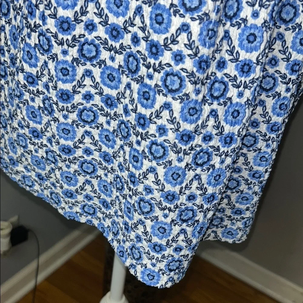 LOFT Blue and White Fitted Tie Front Blouse